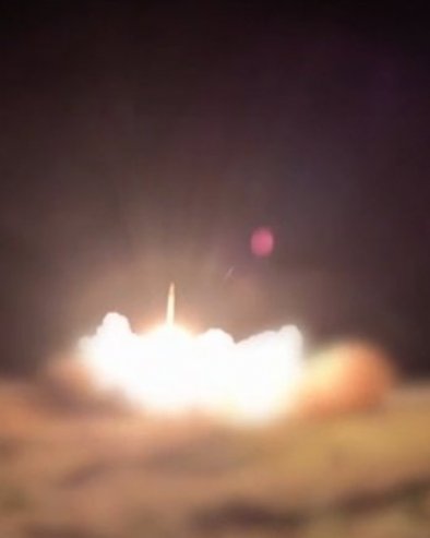 SNIMAK IRANSKOG PROJEKTILA: Snimak otkriva lansiranje raketa emad i bespilotnih letelica šahid (VIDEO)