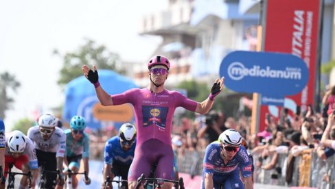 ĐIRO DITALIJA: Italijanski biciklista Milan pobednik 11. etape