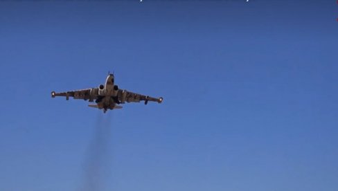 RUSKI BOMBARDER: Let SU-25 u borbenim misijama iznad zone sukoba u Ukrajini (VIDEO)
