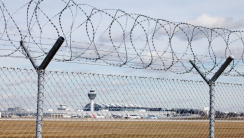 UPALI NA AERODROM, PA IZAZVALI HAOS: Otkazano preko 60 letova, ministarka se hitno oglasila