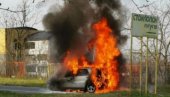 ŠTA SE OVO DEŠAVA U BEOGRADU? Zapalilo se još jedno vozilo u prestonici! (FOTO)