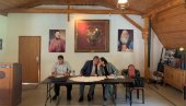 UZ BLAGOSLOV EPISKOPA LAVRENTIJA: Skup o državno-crkvenom pravu u Soko gradu kod LJubovije
