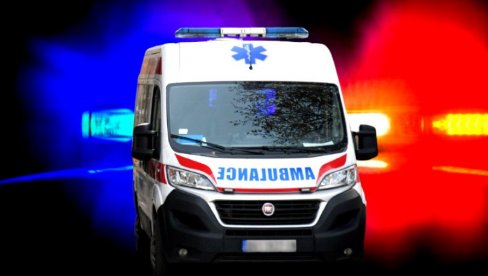 DVA MALOLETNIKA TEŠKO POVREĐENA: Nesreća u Ostružnici - Udario ih automobil dok su vozili motor