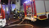 POŽAR U RAKOVICI, POVREĐENA DEVOJČICA: Vatra besnela na šestom spratu zgrade, ljudi se nagutali dima