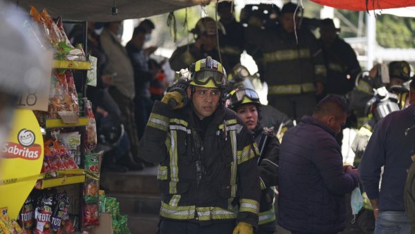ПОВЕЋАВА СЕ БИЛАНС СТРАДАЛИХ: Погинуо један, повређено 57 у судару возова у Мексико ситију (ФОТО)