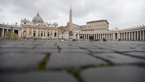 КАЗНЕ ЗА УНИШТАВАЊЕ СВЕТСКЕ БАШТИНЕ: Ватикан наложио климатским активистима да плате 30.000 евра