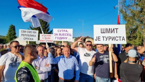 GRANICA POSTOJI: Građani se okupili na četiri lokacije međuentitetske linije i poručili - Ne damo Srpsku lažnom Šmitu Malom (FOTO/VIDEO)