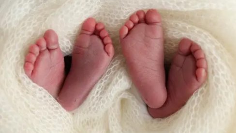 LEPE VESTI IZ NOVOG SADA: Za jedan dan rođene 23 bebe, među njima dva para blizanaca