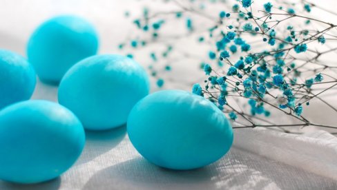 Farbanje jaja uz pomoć KUPUSA: Dobićete najlepšu plavu i zelenu boju