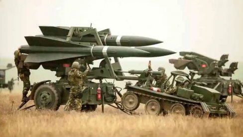 МАКРОН “ОЛАДИО” ЗЕЛЕНСКОГ: Нема ПВО за Украјину као у Израелу (ВИДЕО)
