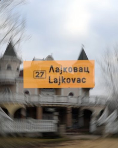 ŠOK: LJudi u neverici kad vide GASTARBAJTERSKU vilu u Lajkovcu (FOTO)