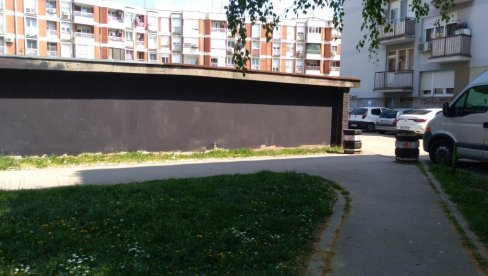 BORBA PROTIV GRAFITA: Požarevljani prekrečili zid crnom bojom