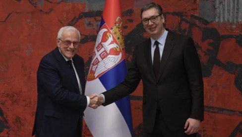 DOBRO NAM DOŠLI I SREĆAN RAD! Vučić primio akreditivna pisma novog ambasadora Suverenog Vojnog Malteškog Reda (FOTO)