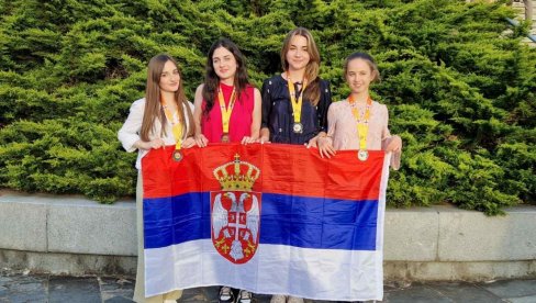 ЗНАЊЕМ НАНИЗАЛЕ ЧЕТИРИ МЕДАЉЕ: Представници Србије на 31. математичкој олимпијади у Грузији освојиле четири медаље
