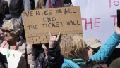 ПЕТ ЕВРА ЗА УЛАЗ У ВЕНЕЦИЈУ: Данас почела наплата посете чувеном граду, одржани и протести (ВИДЕО)