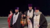 BLAGODATNI OGANJ STIGAO U MOSKVU: Patrijarh Kiril u ponoć služi vaskršnju liturgiju (VIDEO)