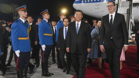 СИ СЛЕТЕО У СРБИЈУ: Председника Кине дочекали Вучић и државни врх