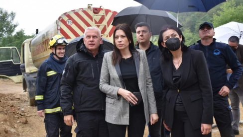 HITAN SASTANAK U UŽICU: Ministarka Vujović na terenu zbog požara na deponiji „Duboko“