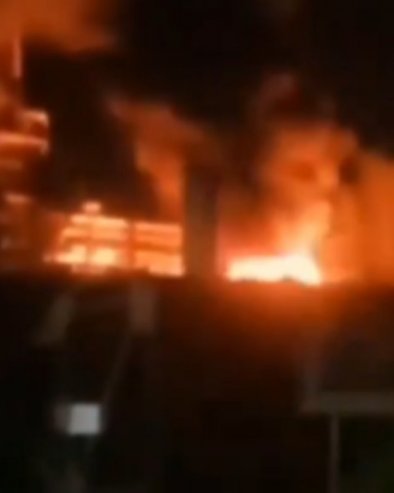 UKRAJINA IZVELA NAPAD U RUSKOJ OBLASTI: Dron pogodio rafineriju nafte, požar brzo ugašen (VIDEO)