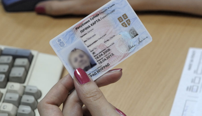 nova licna karta srbije Oštećeni čipovi u ličnim kartama | Društvo | Novosti.rs nova licna karta srbije
