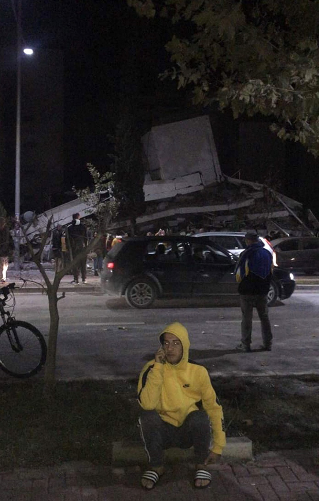 Разоран земљотрес погодио Албанију: Расте број жртава, најмање 600 повређених, срушене зграде и куће (фото, видео)