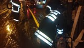 TEŠKA SITUACIJA U PAZARU: Oglasio se MUP - Izlila se reka Trnavica, vatrogasci spasioci ispumpavaju vodu sa 12 lokacija
