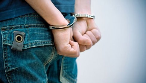 UHAPŠEN LESKOVČANIN: Policija u Crnoj Travi pronašla zasad marihuana