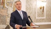 НАСТАВЉА СА ВРЕЂАЊЕМ Ђукановић тврди да је СПЦ скинула рукавице: Манипулисањем желе да промене власт у Црној Гори