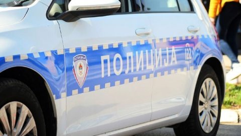 БЕГУНАЦ У „МЕГАНУ“: Побегао па напао полицајце у Бијељини