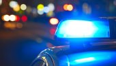НАПРАВИО КАРАМБОЛ У НОВОМ САДУ: Ухапшен мушкарац, возио без возачке дозволе, па ударио у три паркирана аутомобила и саобраћајни знак