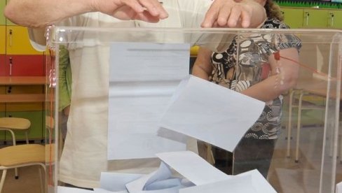НЕМА КРШЕЊЕ ЗАКОНА У СРБИЈИ: Гласачима ДПС из Тутина, Пријепоља и Сјенице који буду гласали у ЦГ укида се социјала и кривично ће одговарати