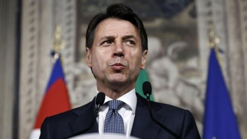 САДА И ЗВАНИЧНО: Конте предао оставку председнику Италије