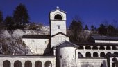 PRED MANASTIROM SAMO CETINJANI: Molba Mitropolije crnogorsko-primorske i Uprave Cetinjskig manastira pred Badnji dan