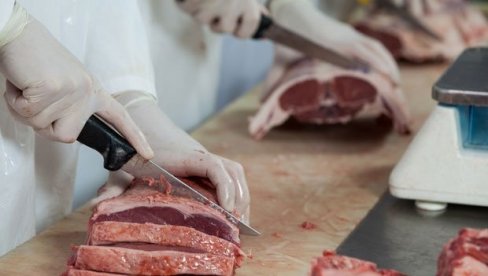 NOVO ŽARIŠTE Zbog korone mesar mora da uništi 600 kilograma mesa