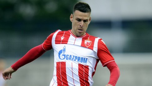 SRAMAN POTEZ GOBELJIĆA: Zvezdin fudbaler skinuo šorts ispred Stojkovića (VIDEO)