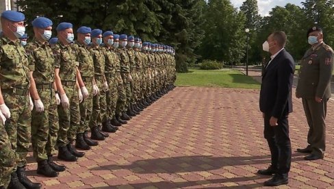 Ministar Vulin obišao u Moskvi pripadnike Garde Vojske Srbije (FOTO)