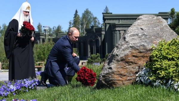 Света победа је наша снага: Путин обележио дан почетка отаџбинског рата