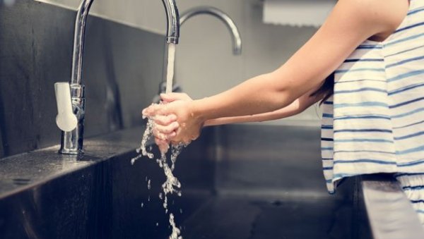 Да деца буду чиста и заштићена: Кампања прања руку у школским установама