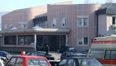 UŽAS U NOVOM PAZARU: Trudnicu u devetom mesecu izujedao čopor pasa ispred bolnice
