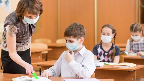 ЂАЦИ И РОДИТЕЉИ, СПРЕМИТЕ СЕ: Како ће да изгледа школска година знаћемо следеће недеље, пресудиле препоруке лекара
