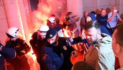 САЗНАЊА НАШИХ СЛУЖБИ: Група од 50 Црногораца долази да изазове хаос у Београду