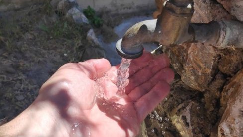 KAZNA DO 500 EVRA: Stanovnici Verone moraju da štede vodu za piće