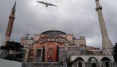 ДОК ПОСТОЈИ, СВЕТА СОФИЈА ЋЕ СИЈАТИ КАО ХРИШЋАНСКИ СИМБОЛ: Реакције на одлуку да византијска светиња опет постане џамија