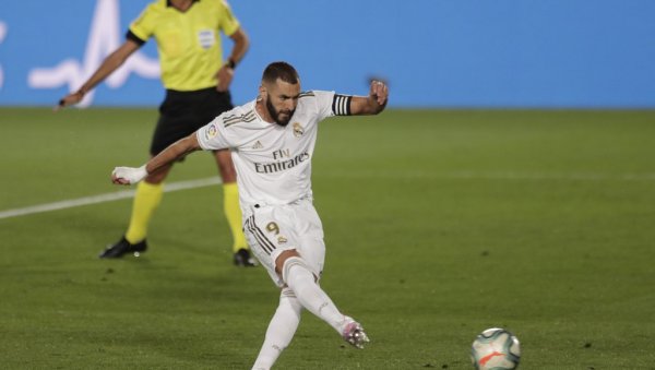 КРАЉЕВИ ПЕНАЛА: Реал Мадрид крчи пут до титуле са беле тачке
