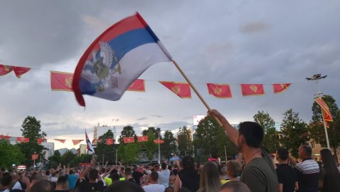 СЛАВЕ ПО СЕКУЛИНИМ НОТАМА: Дан Државности Црногорци обележавају дубоко подељени и посвађани