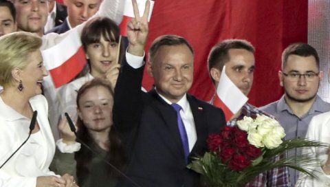 АНДЖЕЈ ДУДА ИМА КОРОНУ: Пољски председник позитиван на тестовима, ево у каквом је стању