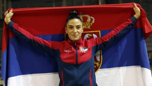 SRPSKI PONOS: Vidite šta je Ivana Španović uradila posle osvajanja zlata - to je šampionka!