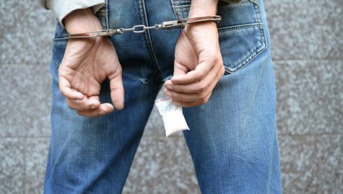 ПАО ДИЛЕР У ЛЕСКОВЦУ: Ухапшен са пола килограма хероина