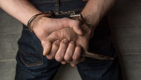 ŠUTIRAO DEVOJKU U TRŽNOM CENTRU: Posvađao se sa partnerkom, pa joj pretio nožem!