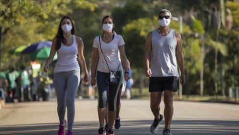 GRČKA UVELA OŠTRE MERE: Obavezne maske i napolju, zabranjeno više od 9 ljudi u kući